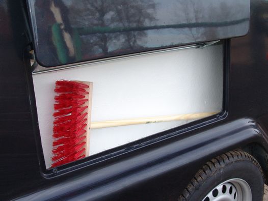 TW_Besenschrank.JPG