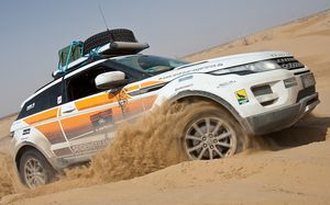 Range_Rover_Evoque_Seidenstrasse_2013.jpg