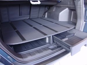 Nissan_Ladeschubladen_DJ.JPG