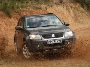 SuzukiGrandVitara_Herstellerb_.JPG