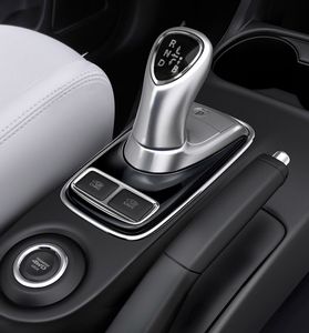 Mitsubishi_Outlander_Hybrid_Schaltung.jpg