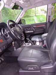 Mitsubishi_Pajero_Fahrersitz