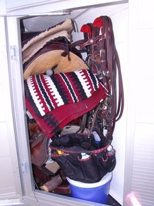 10_WM_Meyer_Montana_Sattelkammer_voll 10_WM_Meyer_Montana_Sattelkammer_voll