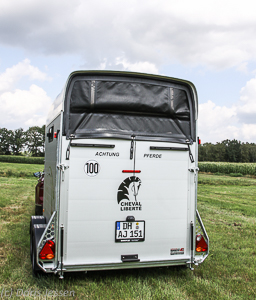 Pferdeanhaenger-Cheval-Liberte-Gold-3-web-15-von-35