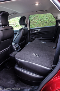 Pferdeanhaenger-Zugfashrzeug-Ford-Edge-w-16-von-55
