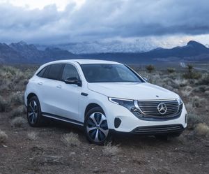 Mercedes-EQC_