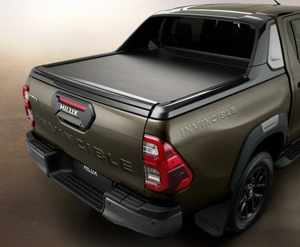 Toyota-Hilux-2020_Invincible-Heck