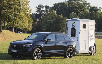 Touareg_mit-Pferdeanhaenger