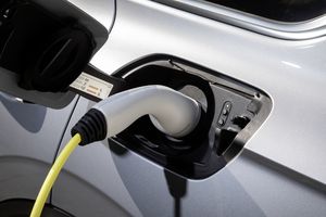VW-Touareg_Stromtanken