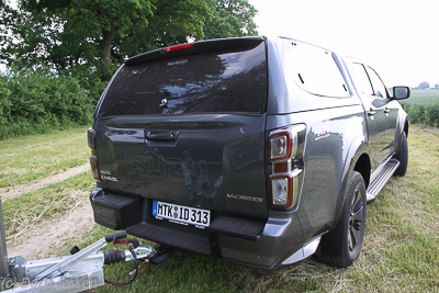 Isuzu-D-Max-W-28