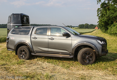 Isuzu-D-Max-W-32