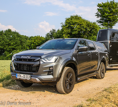 Isuzu-D-Max-W-33