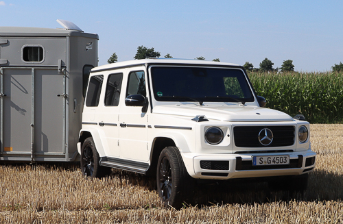 Pferdeanhaenger-Zugfahrzeugtest-Mercedes-Benz-G-w-45-e1663861725354