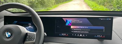 BMW-iX-xDrive60-Curved-Display