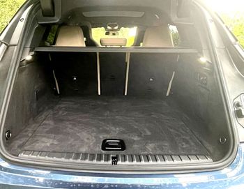 BMW-iX-xDrive60-Kofferraum-1