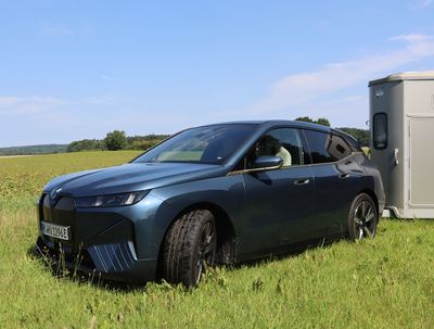 BMW-iX-xDrive60-Links