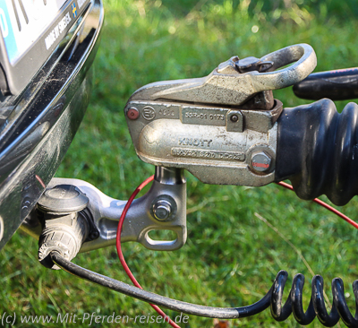 Pferdeanhaenger-Zugfahrzeug-Volvo-EX90-Anhaengerkupplung