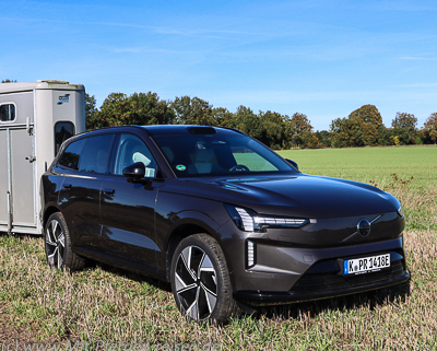 Pferdeanhänger-Zugfahrzeug Volvo EX90