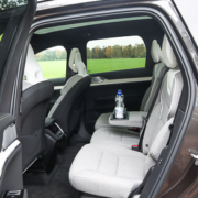 Pferdeanhaenger-Zugfahrzeug-Volvo-EX90-Rueckbank-180x180