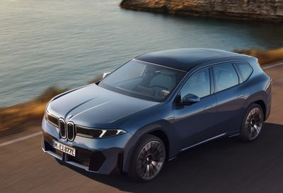 BMW-ix3-in-Fahrt