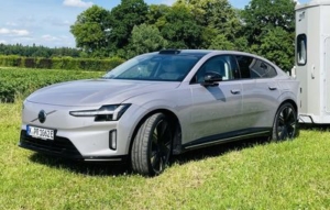 Volvo-ES90-Front-rechts_-300x191 Volvo-ES90-Front-rechts_-300x191
